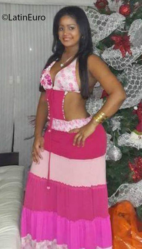 Date this lovely Colombia girl Yohanna from Cali CO18567