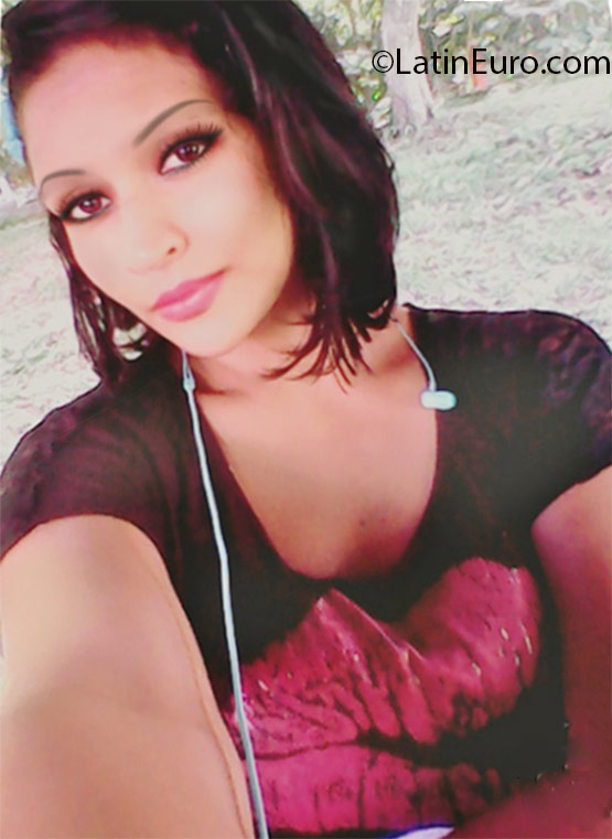 Date this beautiful Honduras girl Yosi from Tegucigalpa HN1965