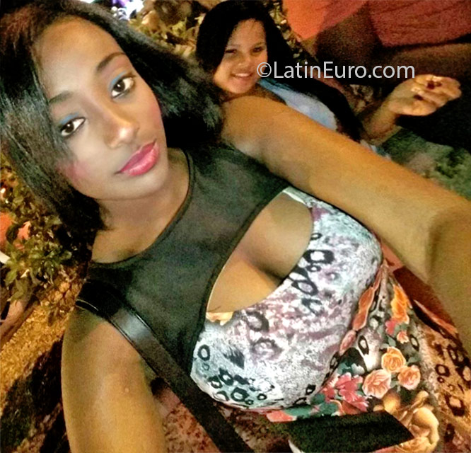 Date this hard body Dominican Republic girl Brenda from Santo Domingo DO24692