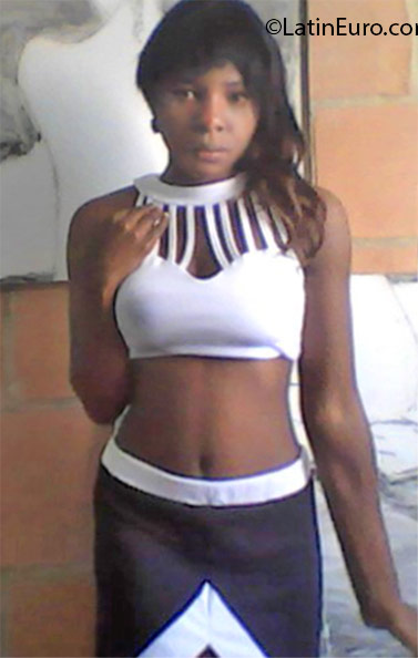Date this hot Colombia girl Tatiana from Bogota CO18594