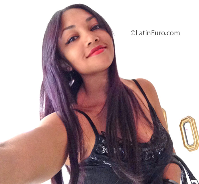 Date this passionate Dominican Republic girl Yahairia from Santiago DO24891