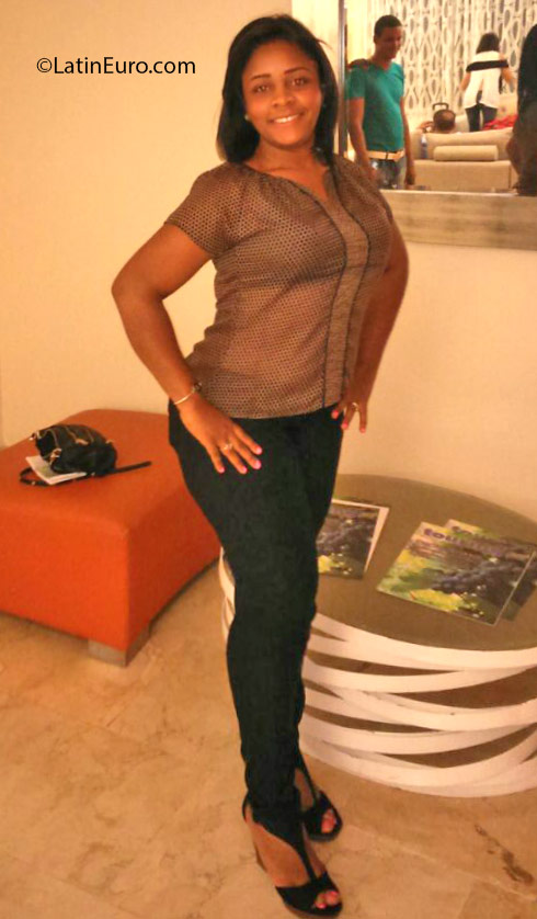 Date this beautiful Dominican Republic girl Margarita from Santo Domingo DO24901