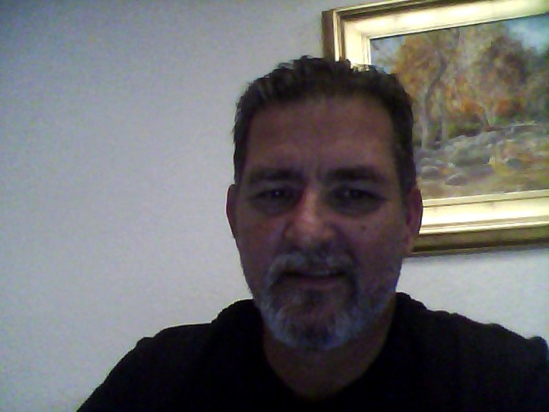 Date this happy United States man JhugHuggins from Barstow US17083