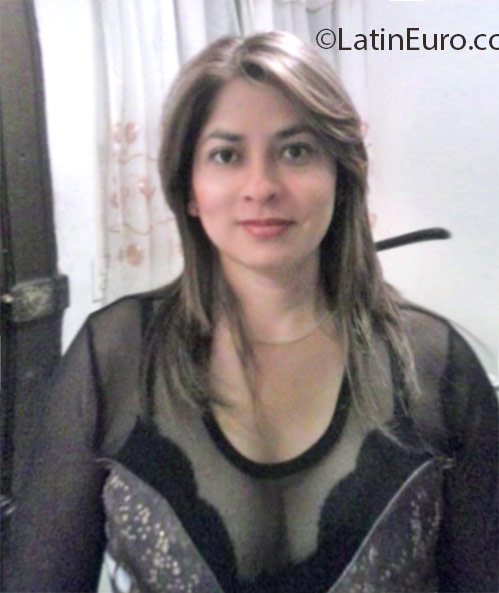 Date this nice looking Colombia girl Marta from Medellin CO18691