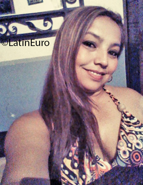 Date this attractive Colombia girl ROSA from Cali CO24489