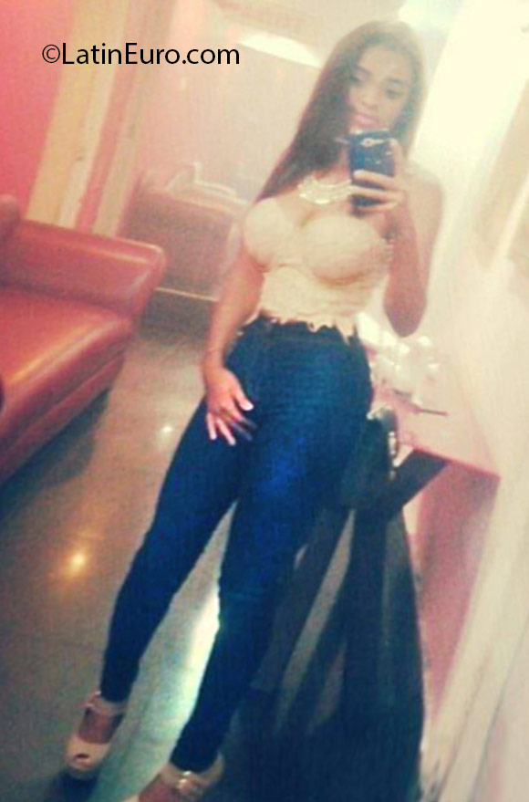 Date this beautiful Dominican Republic girl Lisalote from Santo Domingo DO25092