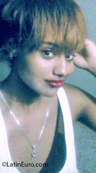 Date this beautiful Dominican Republic girl Melissa from Santo Domingo DO25152