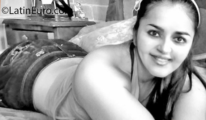 Date this hard body Colombia girl Lina from Bogota CO18778