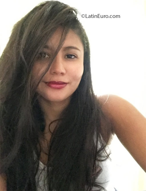 Date this voluptuous Brazil girl Priscila from Sao Luis BR9623