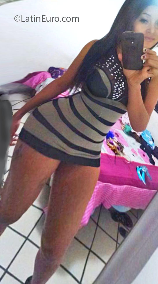 Date this good-looking Dominican Republic girl Helen from San Pedro De Macoris DO25263