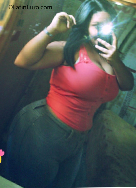 Date this athletic Dominican Republic girl Daniela from Santo Domingo DO31338