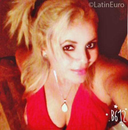 Date this nice looking Honduras girl Cristina from San Pedro Sula HN2093