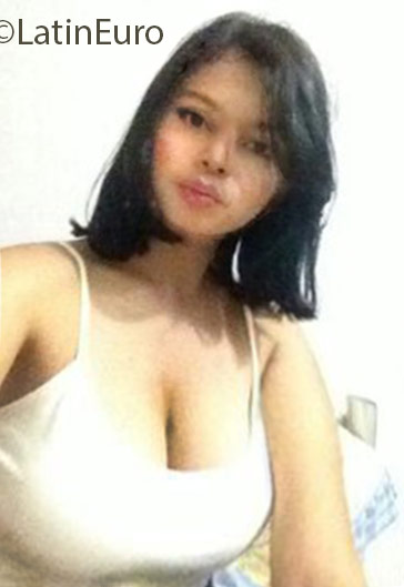 Date this sensual Colombia girl Mercedes from Cartagena CO18811