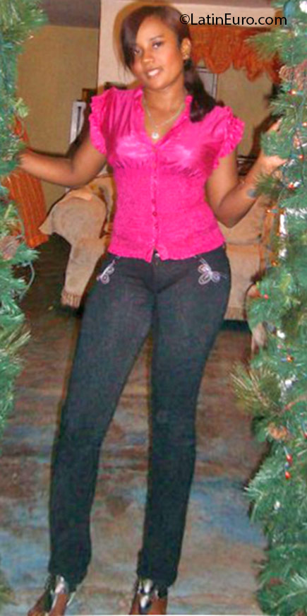 Date this beautiful Dominican Republic girl Martha from Santo Domingo DO25425