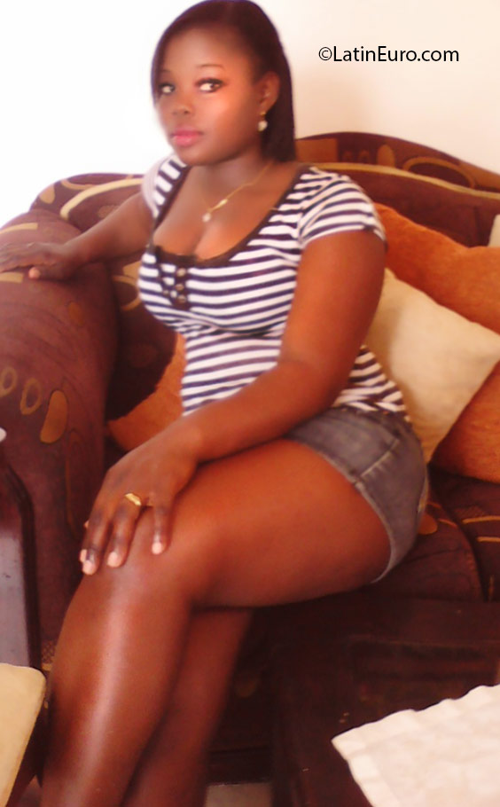 Date this hot Dominican Republic girl Ana from Santo Domingo DO25588