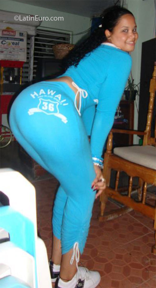 Date this cute Dominican Republic girl Patricia from Santo Domingo DO25590