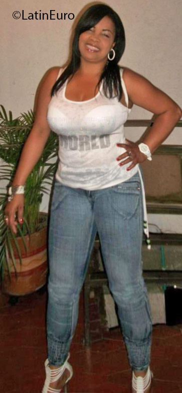 Date this voluptuous Colombia girl Sandra from Cali CO18901