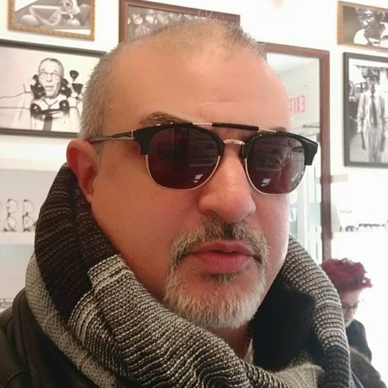 Date this foxy United States man ElRomantico from Chicago US17326