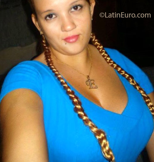 Date this passionate Dominican Republic girl Esthefany from Santiago DO25704