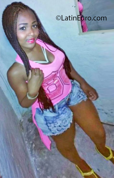 Date this gorgeous Colombia girl Eva from Medellin CO18934