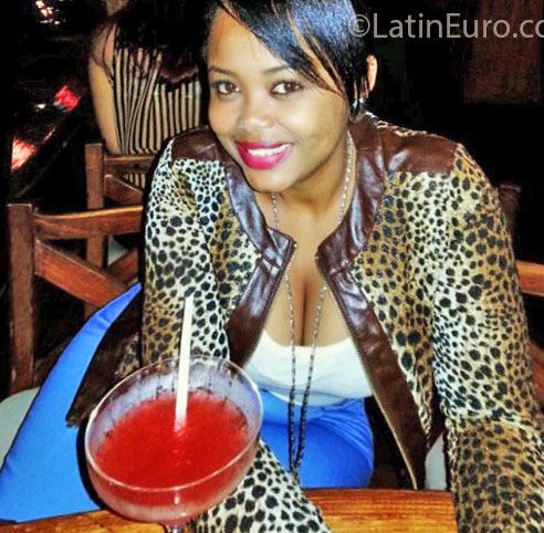 Date this sensual Dominican Republic girl Yiya from Santo Domingo DO25729