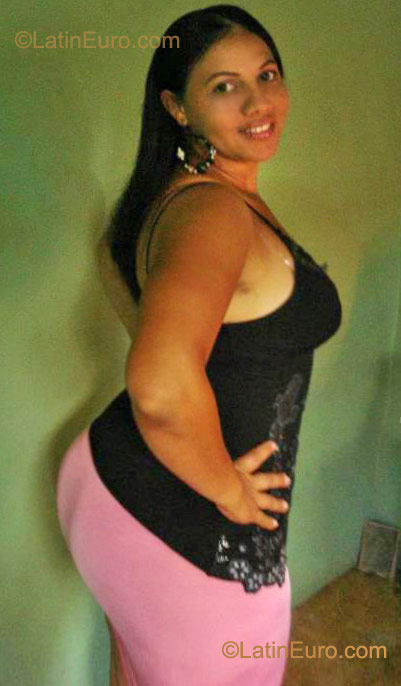 Date this sensual Dominican Republic girl Andrea from Santiago DO25765