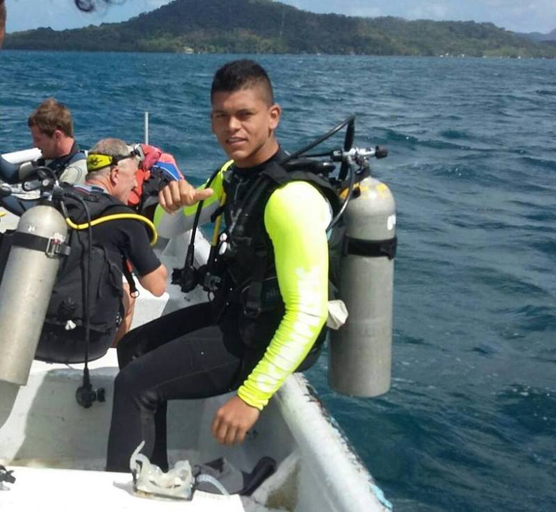 Date this hot Brazil man Jhassir from Rio BR9663