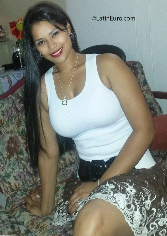 Date this charming Panama girl Dunia from Panama City PA982