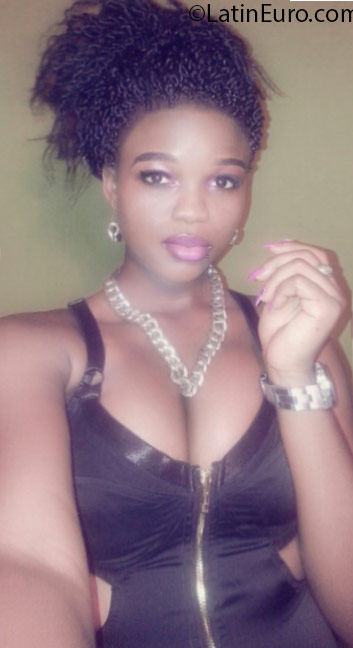 Date this passionate Cameroon girl Aminata from Yaounde CM244