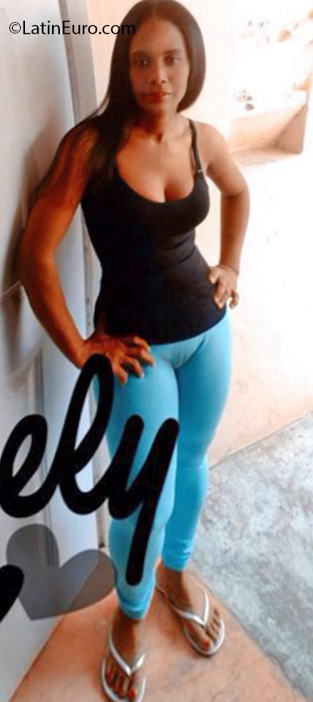 Date this gorgeous Dominican Republic girl Emilia from Santiago DO25869