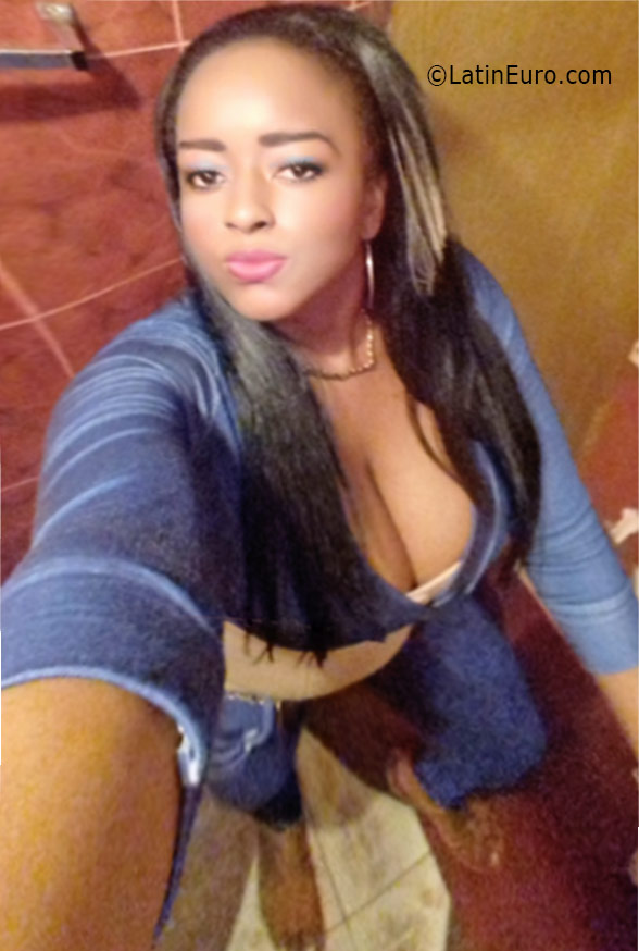 Date this tall Panama girl Angela from Panama City PA993