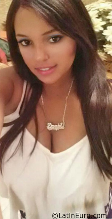 Date this good-looking Dominican Republic girl Dania from Santo Domingo DO25944