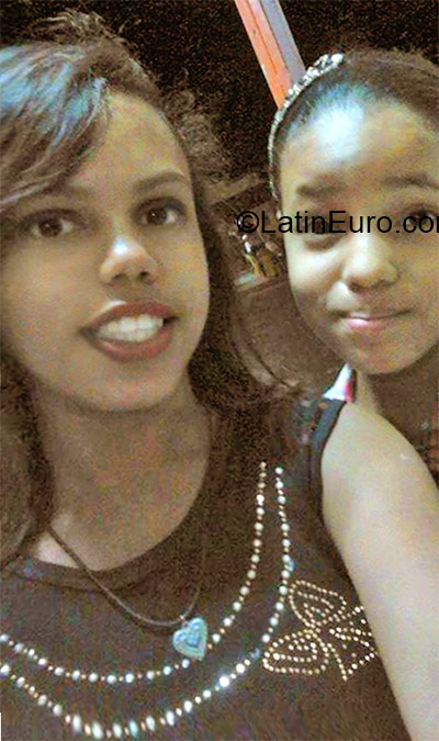 Date this sultry Brazil girl Crislane from Sao Luis BR9686