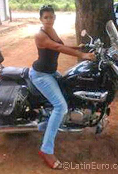 Date this attractive Brazil girl Hele from Goiania BR9691