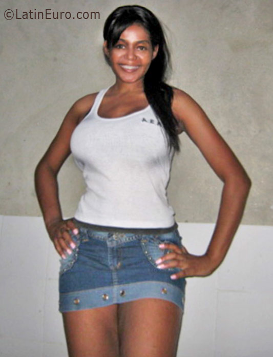 Date this sultry Colombia girl Jeycy from Cali CO30322