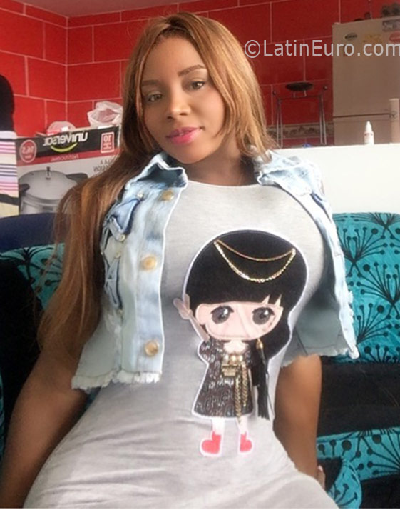 Date this fun Colombia girl Natacha from Medellin CO19048