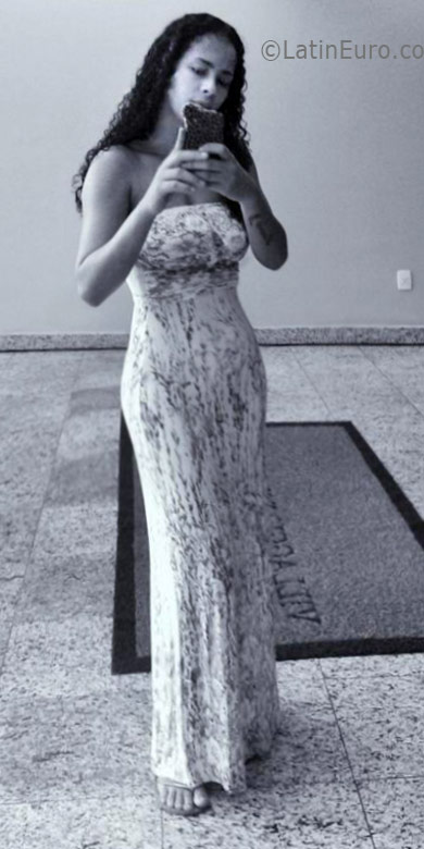 Date this sensual Brazil girl Tais from Sao Paulo BR9698