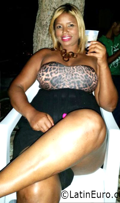 Date this good-looking Dominican Republic girl Gleny from Santiago De Los Cabaleros DO26092