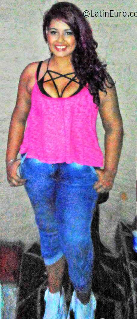 Date this happy Colombia girl Vane from Medellin CO19092