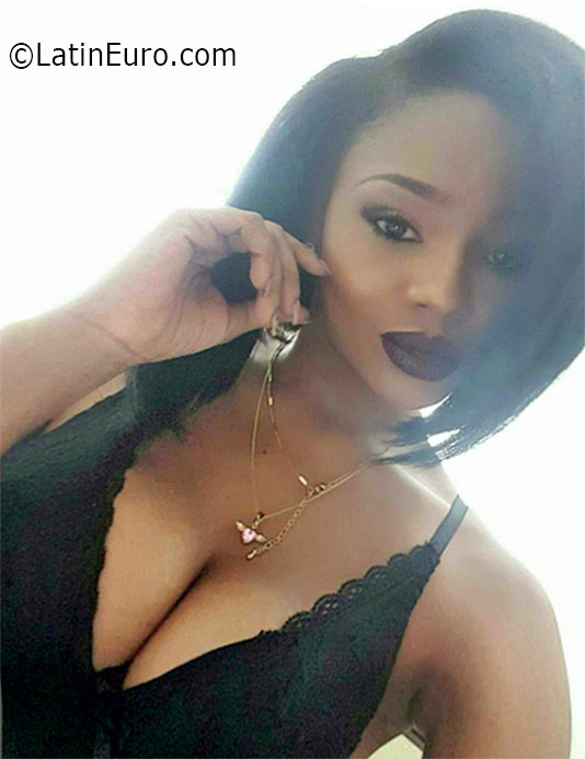 Date this nice looking Jamaica girl Denesha from Kingston JM2405