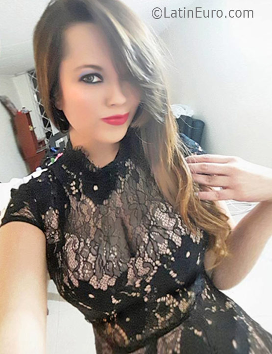 Date this tall Colombia girl Sarylin from Bogota CO19147