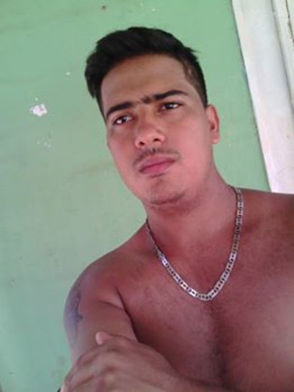 Date this cute Venezuela man Cristian from Maracay VE682