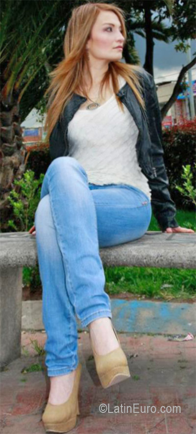 Date this georgeous Colombia girl Carmen elena from Bogota CO19228