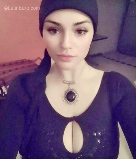 Date this lovely Colombia girl Janis from Bogota CO19279