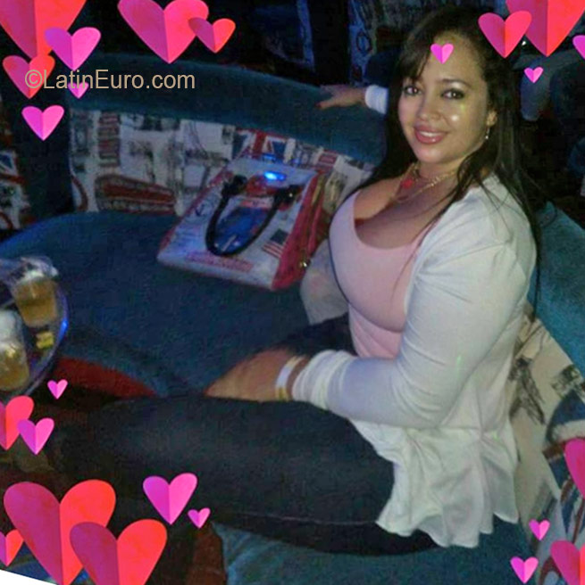 Date this stunning Colombia girl Monica from Cali CO19377