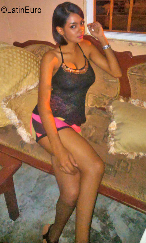 Date this georgeous Dominican Republic girl Steph from Santo Domingo DO26447