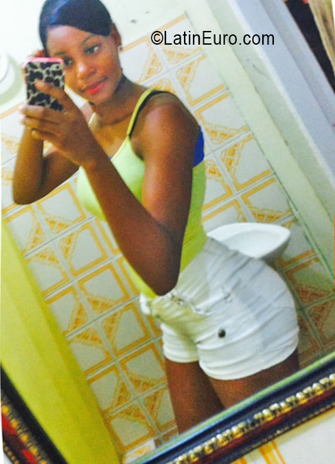 Date this fun Dominican Republic girl Grl Johanny from Santo Domingo DO26458