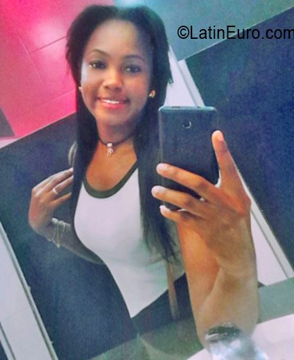 Date this funny Dominican Republic girl Franchesca from La Romana DO26483