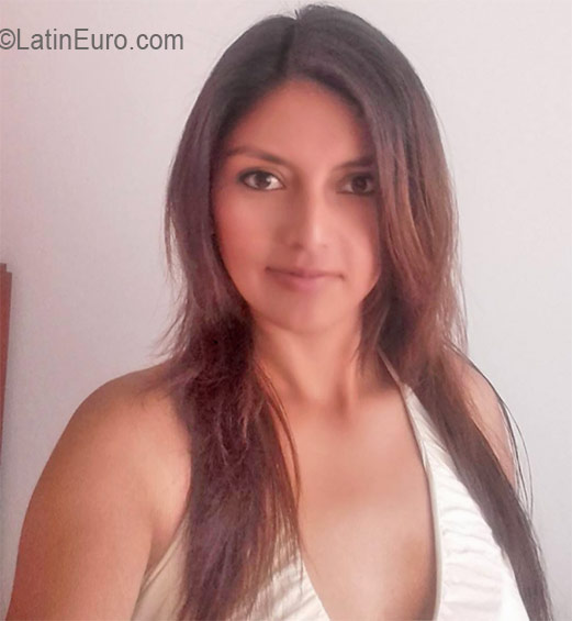 Date this foxy Colombia girl Andrea from Bogota CO19436