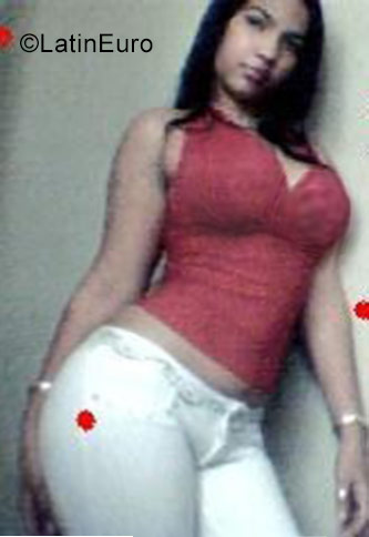 Date this funny Dominican Republic girl Amanda from Santo Domingo DO26803